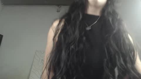 Snapshot of emiantonella_ chatting on 01-12-26, 11:10 Antonella online show from 01-12-26, 11:10