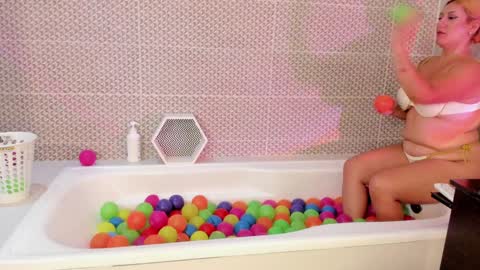 EMILY ROBERTS online show from 01-19-25, 02:04