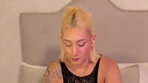 EMILY ROBERTS online show from 11-09-25, 02:54