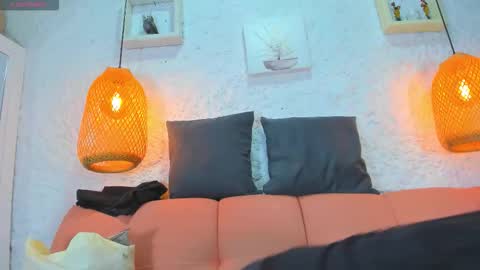 Emily online show from 10-10-25, 12:04