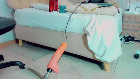 EmillySaenz online show from 12-14-24, 09:45