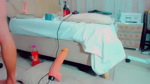 EmillySaenz online show from 01-31-25, 10:10