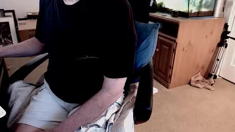 Snapshot of emil_karpo chatting on 11-01-25, 06:32 Terrance1st online show from 11-01-25, 06:32