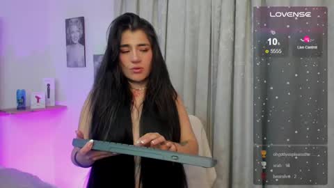 emilayton_ online show from 01-24-25, 09:49