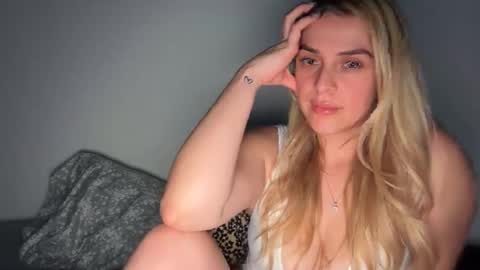 emilelovesyou online show from 12-19-25, 05:36