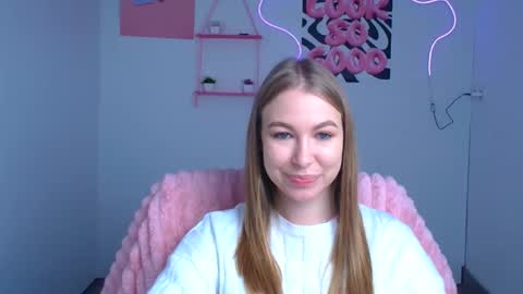 Emilia online show from 11-07-25, 06:46