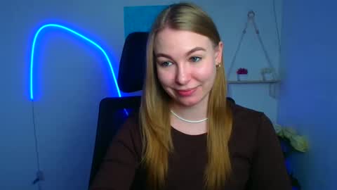 Snapshot of emilia_ilia chatting on 02-15-26, 07:51 Emilia online show from 02-15-26, 07:51