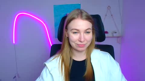 Snapshot of emilia_ilia chatting on 02-27-26, 06:35 Emilia online show from 02-27-26, 06:35