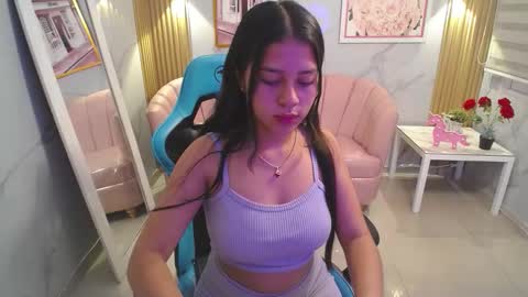 Emilia  online show from 10-10-25, 04:33