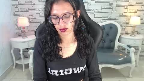 emilia_r online show from 10-07-25, 03:20