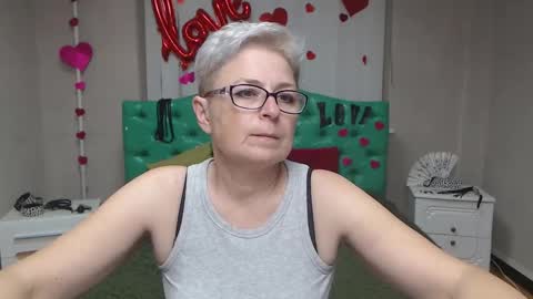 Snapshot of emiliagree chatting on 10-14-25, 05:36 EmiliaGree online show from 10-14-25, 05:36