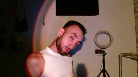 Snapshot of emilio_blue_ chatting on 01-04-25, 05:58 Emilio online show from 01-04-25, 05:58
