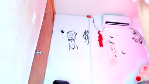 Snapshot of emilly_coper18 chatting on 02-05-26, 06:01 emily online show from 02-05-26, 06:01