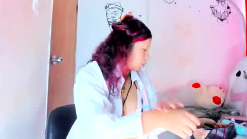 Snapshot of emilly_coper18 chatting on 02-15-26, 01:41 emily online show from 02-15-26, 01:41