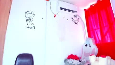 Snapshot of emilly_coper18 chatting on 02-19-26, 06:04 emily online show from 02-19-26, 06:04