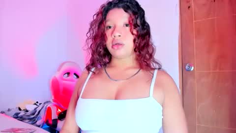 Snapshot of emilly_coper18 chatting on 04-06-26, 06:09 emily online show from 04-06-26, 06:09