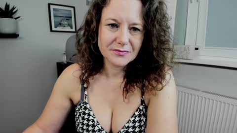 Emilly online show from 12-08-24, 07:26