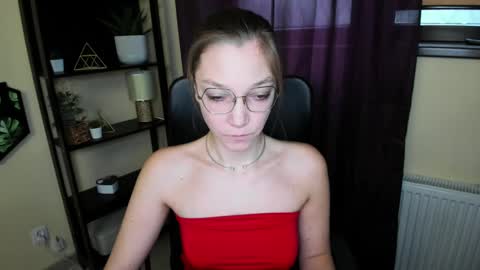Emilly online show from 03-11-25, 06:21