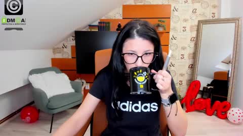 EmillyTaylor online show from 02-25-25, 04:46