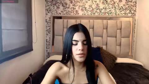 Snapshot of emily__cute__ chatting on 02-19-26, 08:16 EMILY CUTE online show from 02-19-26, 08:16