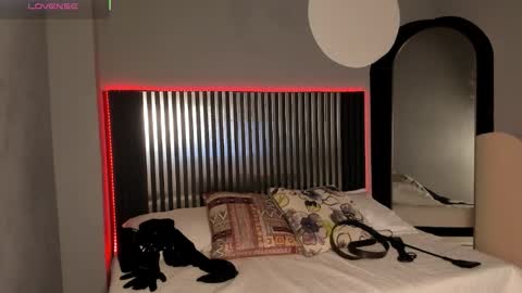              online show from 10-17-25, 08:22