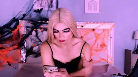 emily_castillo1_ online show from 10-07-25, 01:47