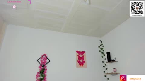 Snapshot of emily_coraline chatting on 12-12-24, 02:55 Emily online show from 12-12-24, 02:55