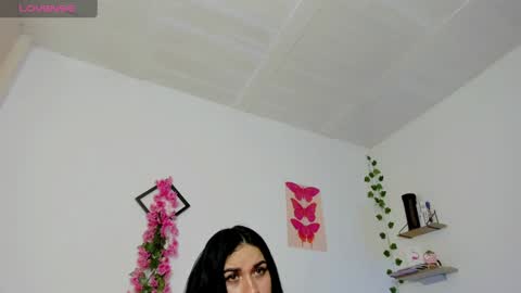 Snapshot of emily_coraline chatting on 01-24-25, 09:37 Emily online show from 01-24-25, 09:37