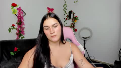 Snapshot of emily_coraline chatting on 02-10-25, 08:21 Emily online show from 02-10-25, 08:21