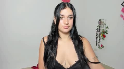 Snapshot of emily_coraline chatting on 10-13-25, 02:06 Emily online show from 10-13-25, 02:06