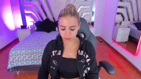 Emily online show from 12-27-24, 10:34
