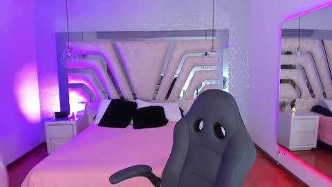 Emily online show from 12-28-24, 10:36