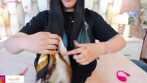 Snapshot of emily_hill___ chatting on 02-20-25, 09:09 EMILY Monday 5-2 am From Tuesday to Friday5-1 am Colombia time online show from 02-20-25, 09:09