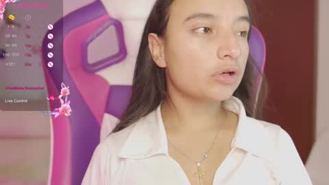 Snapshot of emily_jonexs_ chatting on 02-15-26, 05:09 mily online show from 02-15-26, 05:09