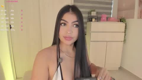 EmilyKenner  Independent model  online show from 11-18-25, 11:47