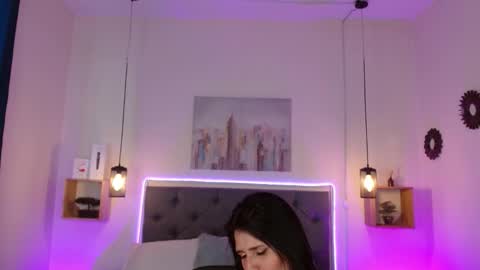 E M I L Y  online show from 01-10-25, 03:37