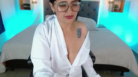 E M I L Y  online show from 01-13-25, 04:08