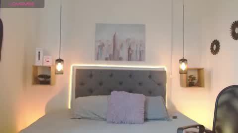E M I L Y  online show from 01-30-25, 05:39