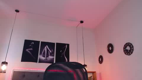 E M I L Y  online show from 10-10-25, 05:12