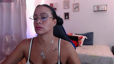 Snapshot of emily_leroy571240 chatting on 11-06-25, 12:28 emily leroy. online show from 11-06-25, 12:28