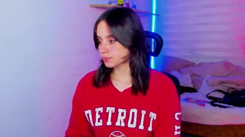 Snapshot of emily_lindey chatting on 10-17-25, 03:10 emily_lindey online show from 10-17-25, 03:10