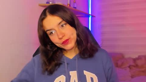 Snapshot of emily_lindey chatting on 10-20-25, 03:07 emily_lindey online show from 10-20-25, 03:07