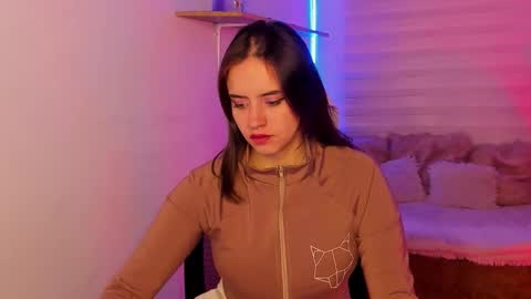 Snapshot of emily_lindey chatting on 10-24-25, 03:36 emily_lindey online show from 10-24-25, 03:36