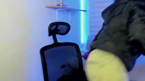 Snapshot of emily_lindey chatting on 11-04-25, 03:05 emily_lindey online show from 11-04-25, 03:05