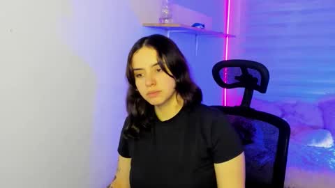 Snapshot of emily_lindey chatting on 11-16-25, 03:12 emily_lindey online show from 11-16-25, 03:12