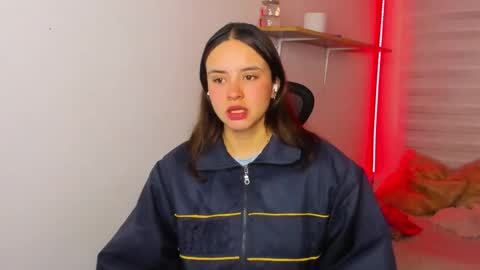 Snapshot of emily_lindey chatting on 11-23-25, 03:17 emily_lindey online show from 11-23-25, 03:17