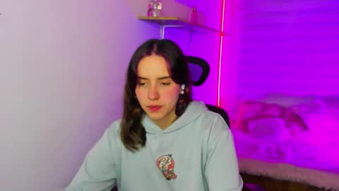 Snapshot of emily_lindey chatting on 11-29-25, 03:09 emily_lindey online show from 11-29-25, 03:09