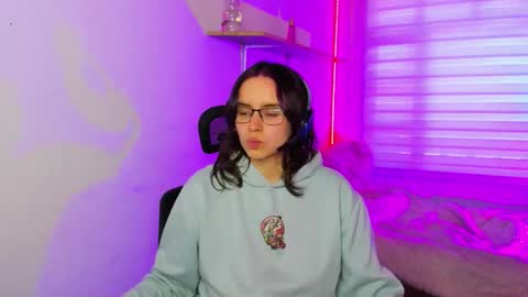 Snapshot of emily_lindey chatting on 11-29-25, 03:15 emily_lindey online show from 11-29-25, 03:15