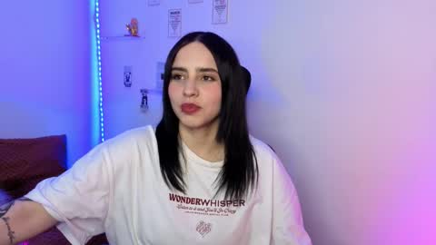 Emily Lindey online show from 02-10-26, 03:43