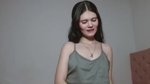 Snapshot of emily_littesweet chatting on 11-26-25, 04:24 Emily littesweets online show from 11-26-25, 04:24